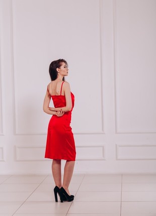 Red evening dress with a deep neckline and slit2 photo