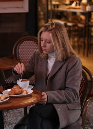 Mid-length warm Beige coat5 photo