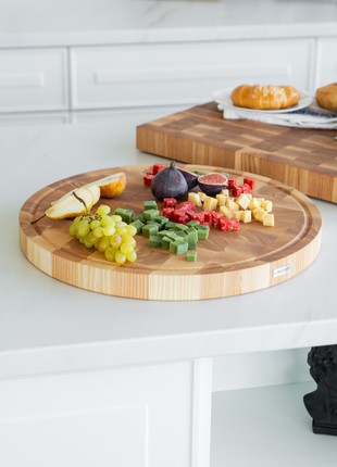 Round ash cutting board 45 cm2 photo