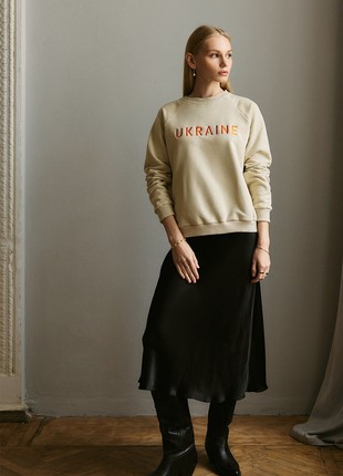Embroidered sweatshirt 'UKRAINE' in beige3 photo