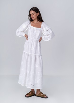 White linen embroidered dress "Myt"1 photo