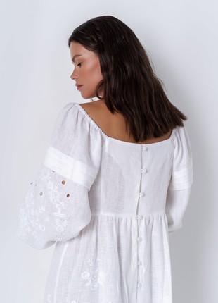 White linen embroidered dress "Myt"2 photo