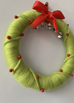 Wreath on the door of the house  decorations for Christmas and New Year home decoration  comfort in the house7 photo