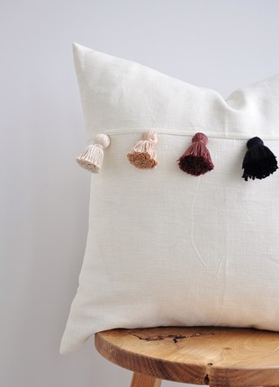 Pillow with tassels4 photo