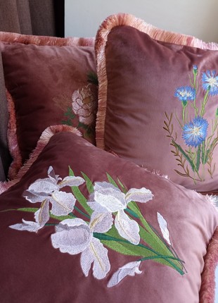 MR Pillow velvet with irises embroidery9 photo