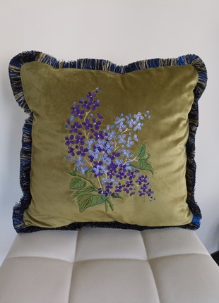MR Pillow velvet with lilac embroidery5 photo