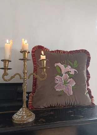 MR Pillow velvet with lilies embroidery6 photo