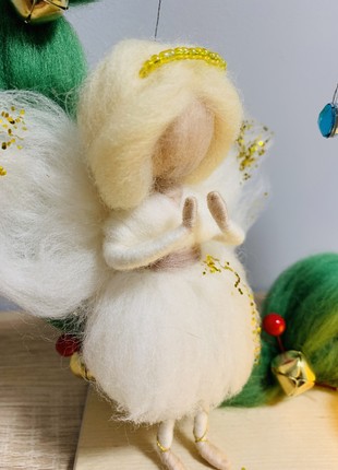 Children's original nightlight with an angel and a green wreath, a unique gift for babies4 photo