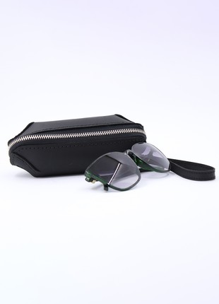 Leather sunglasses/ glasses case with hand strap and zip around/ handmade/ Black/ 04002