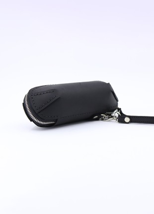 Leather sunglasses/ glasses case with hand strap and zip around/ handmade/ Black/ 040026 photo