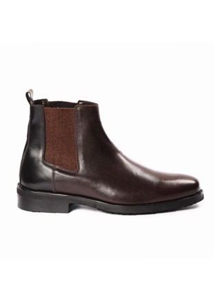 Leather men's Chelsea boots are the basis of a man's wardrobe. Ikos 323