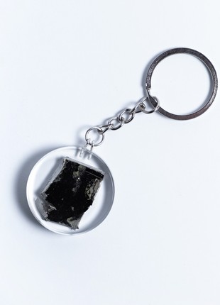 A keyring with the wreckage of a downed Russian Mi-35 helicopter4 photo