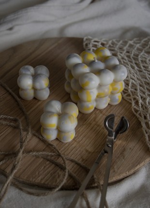 Spotty Bubbles in yellow-gray shades - 100 % soy wax candles