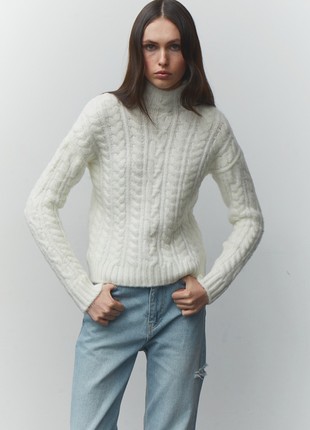 Knitted braid sweater1 photo
