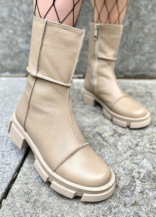 Comfortable boots made of genuine leather
