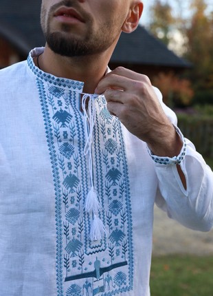Bayraktar embroidery is blue