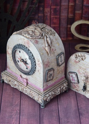 Alice in Wonderland mantel clock - mini chest of drawers4 photo