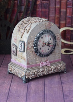 Alice in Wonderland mantel clock - mini chest of drawers1 photo