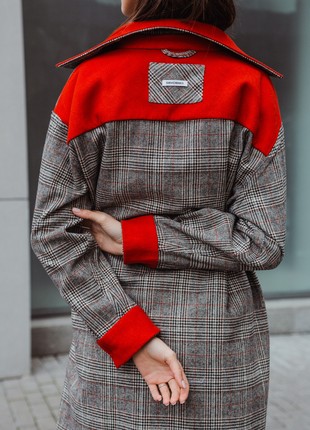 Grey Plaid Coat with a belt and red iserts oversized spring/autumn season