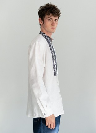 White linen men's embroidered shirt on buttons ED6/27 photo