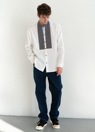 White linen men's embroidered shirt on buttons ED6/22 photo