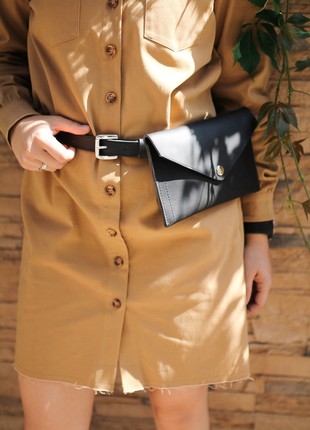 Leather waist envelope4 photo
