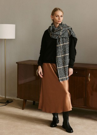 Tina wool scarf2 photo