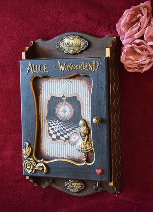 Wall key box Alice in Wonderland