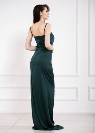 Off-the-shoulder green elegant dress with thin straps3 photo