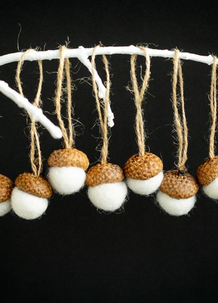 Christmas acorns ornaments set of 10