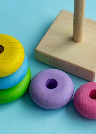 Montessori ring stacker Wooden Pyramid8 photo