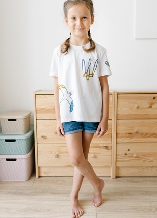 White children's t-shirt with trident of Ukraine and crane print6 photo
