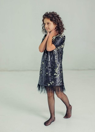 The perfect black dress with feathers  Renard