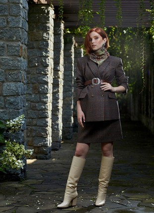 Brown chequered double-breasted wool maternity-friendly blazer2 photo