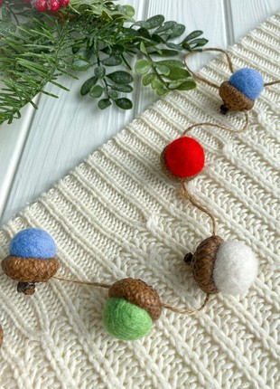 Christmas acorns garland5 photo