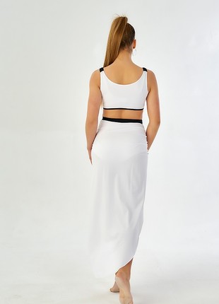 A set of training clothes with an asymmetric white skirt3 photo