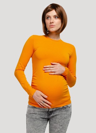 Mustard maternity-friendly longsleeve
