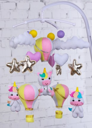 Baby mobile "Unicorns on a hot air balloon"