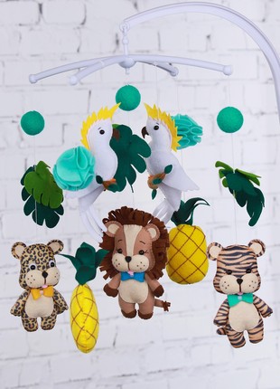 Baby mobile "Lion and friends"