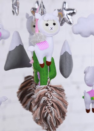 Musical baby mobile with bracket "Llamas"2 photo