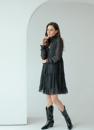 Short dress in chiffon with white pea print with ruffles3 photo