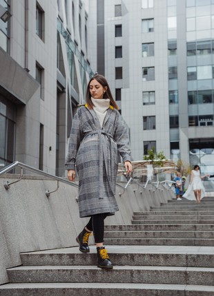Grey Plaid Coat with a belt and yellow inserts oversized spring/autumn season4 photo