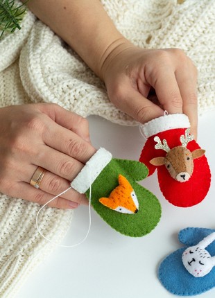 Christmas gloves ornaments set of 34 photo