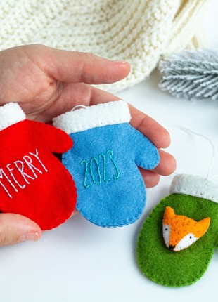 Christmas gloves ornaments set of 39 photo