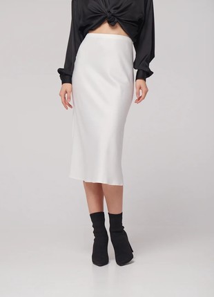 Milk silk skirt with elastic at the waist2 photo