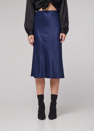 Blue silk skirt with elastic at the waist