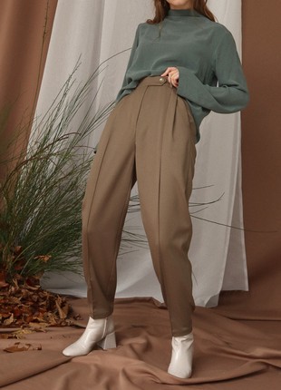 Taupe Pleated Pants2 photo