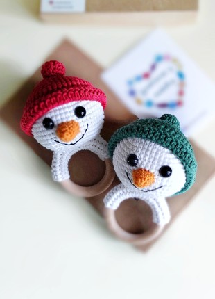 Twins baby gift. Gender neutral Christmas newborn gift. Snowman rattle toy