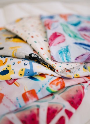 Cocoon diaper with a zipper and a cap for swaddling.5 photo