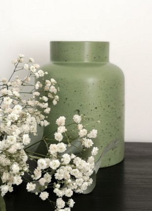 Concrete vase for flowers1 photo